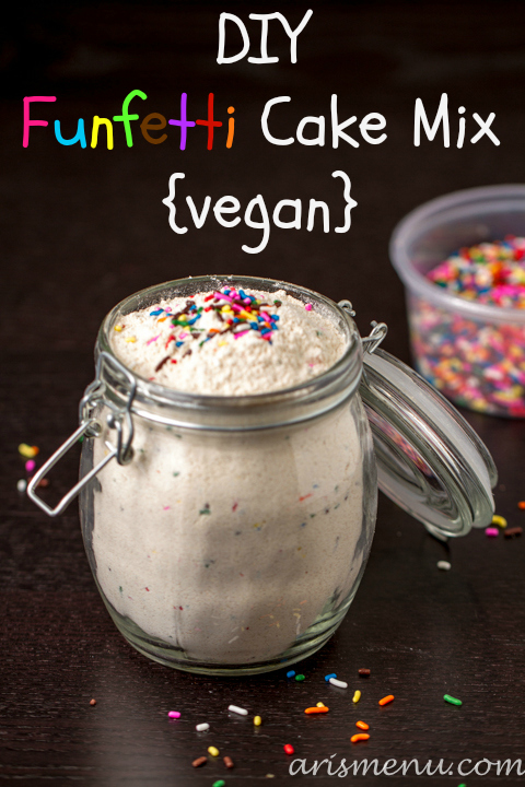 DIY Funfetti Cake Mix #vegan via www.arismenu.com