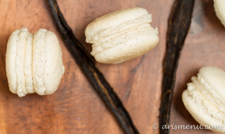 Vanilla Bean Cashew Macarons