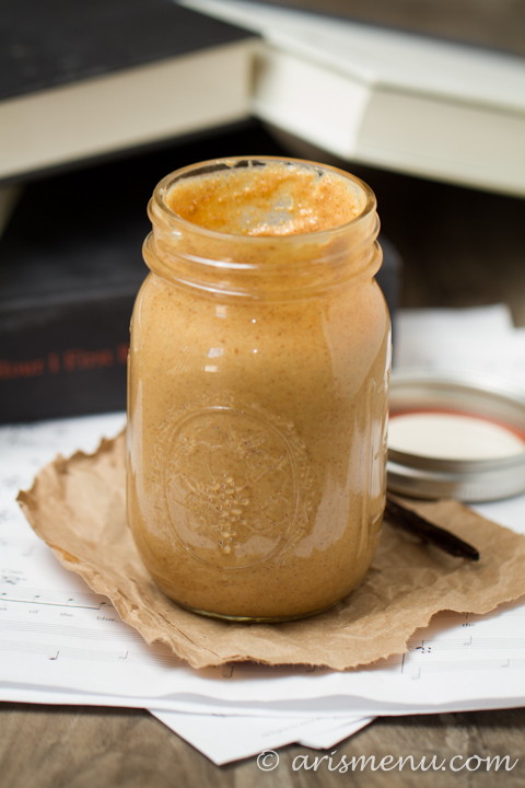 Vanilla Bean Honey Roasted Peanut Butter--only 2 ingredients, healthy and made in 5 minutes!