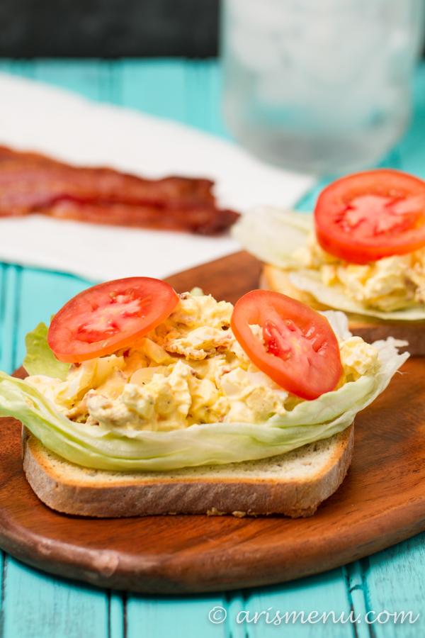 Egg Salad with Bacon: Lightened up, protein packed egg salad with crispy center cut bacon--easy and delicious!