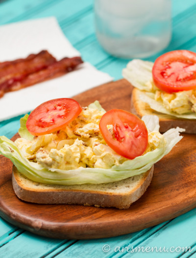 Egg Salad with Bacon: Lightened up, protein packed egg salad with crispy center cut bacon--easy and delicious!
